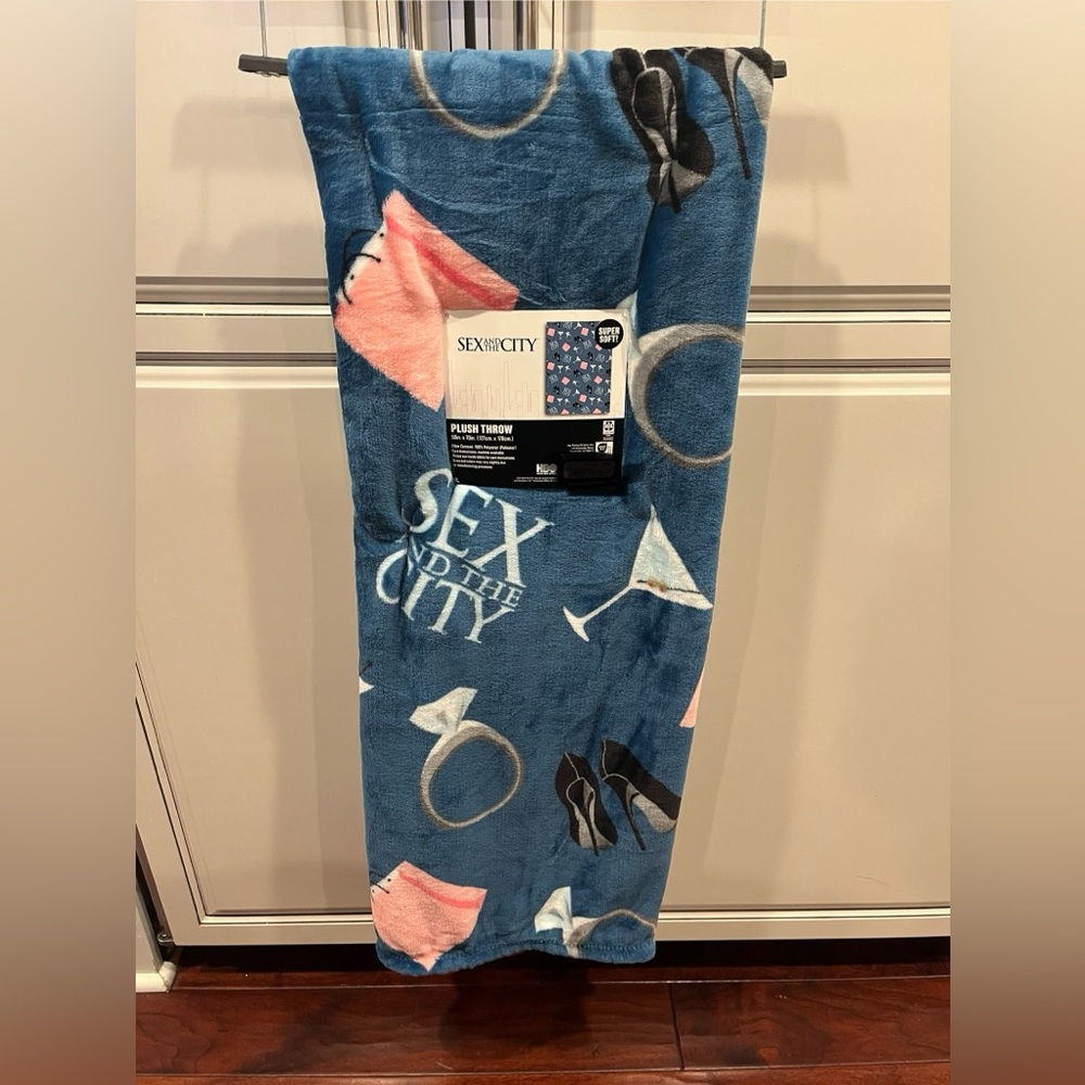 Sex and the City Plush Throw Blanket - Blue and Pink